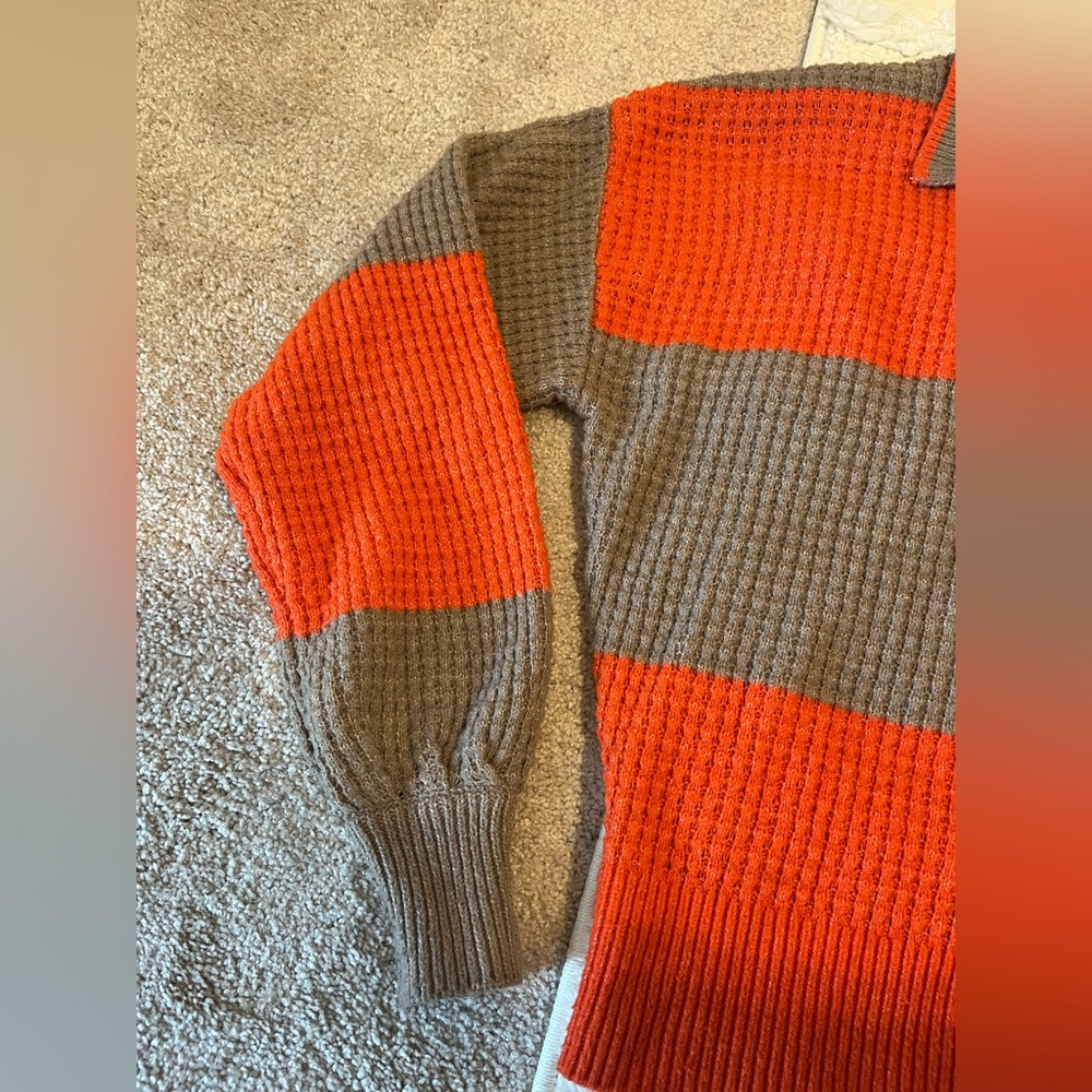Sweater - Picture 3 of 6